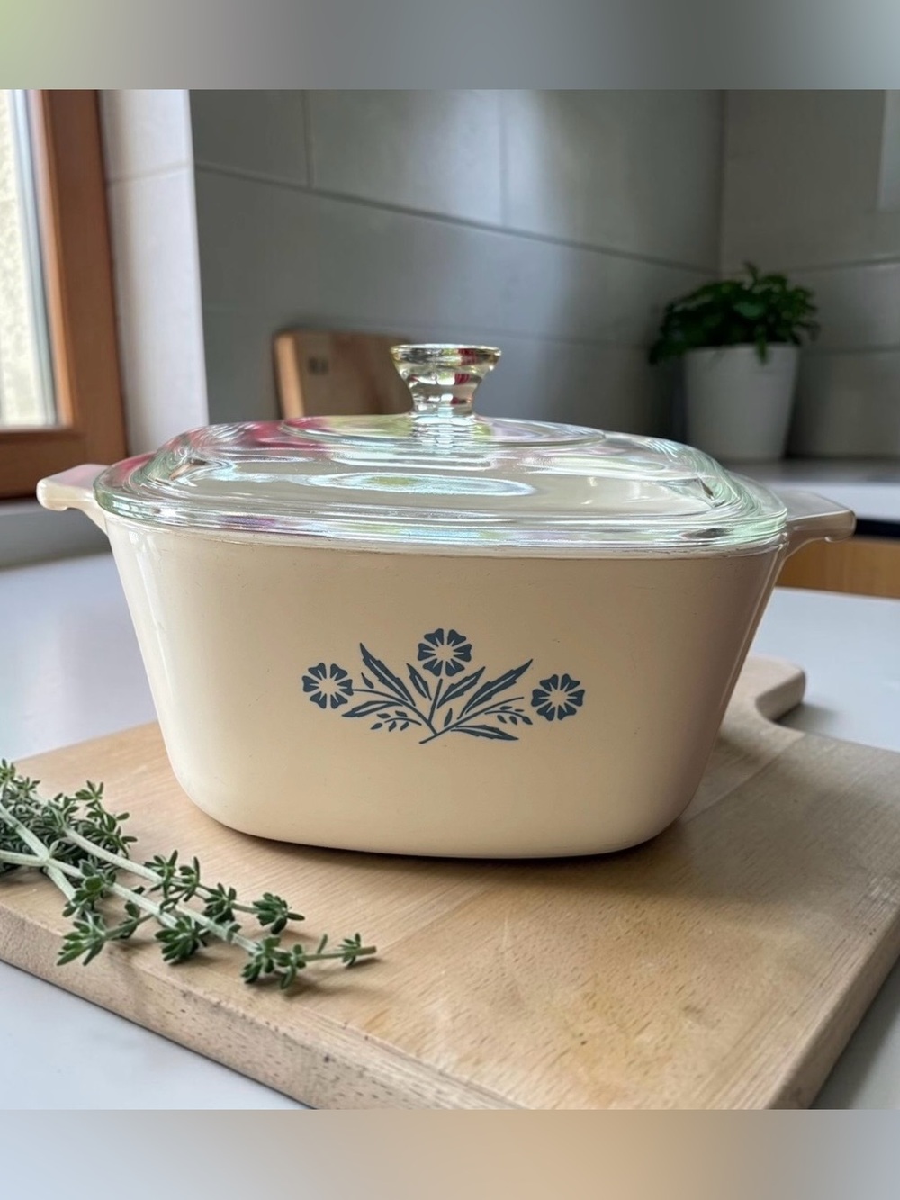 Vintage Corning Ware Blue Cornflower, 7 Cup Casserole Dish Glass Lid Canada